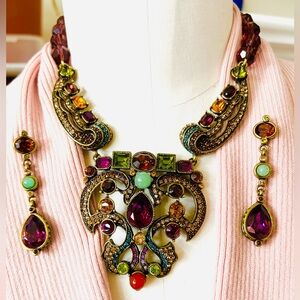 Heidi Daus ‘Carol’s Collage’ set: necklace & pierced dangle earrings
